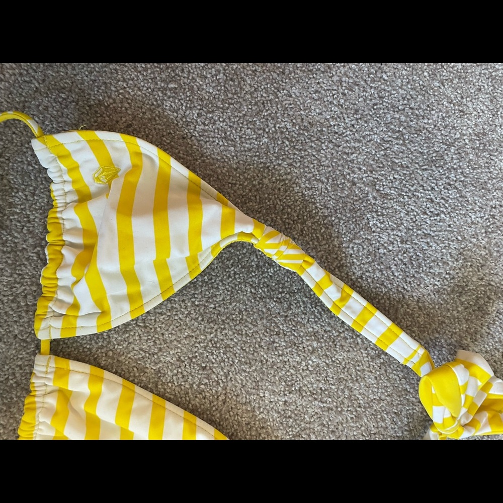 Verversible Volcom bikini - Picture 2 of 3